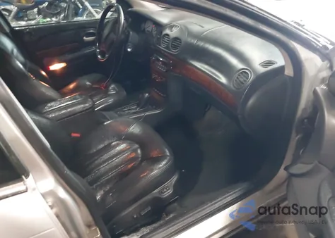 2001 Chrysler 300M z USA, uszkodzony, nr VIN 2C3HE66G11H703703